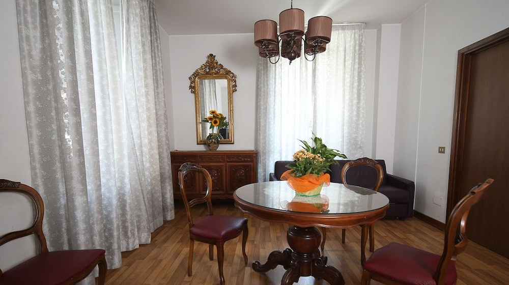 Hotel Roma Room 30/50