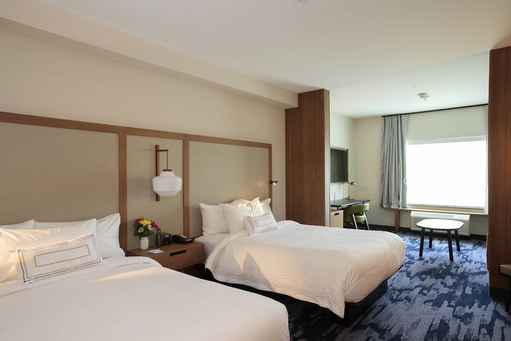Fairfield Inn Suites Philadelphia Valley Forge Great Valley 13/60