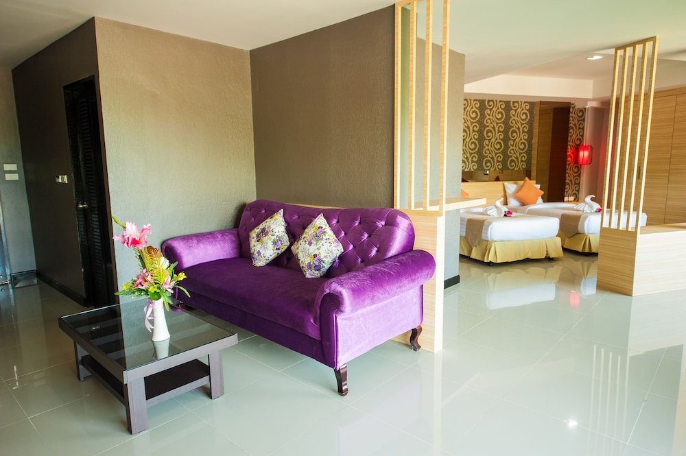 Prelude Hotel 47/69