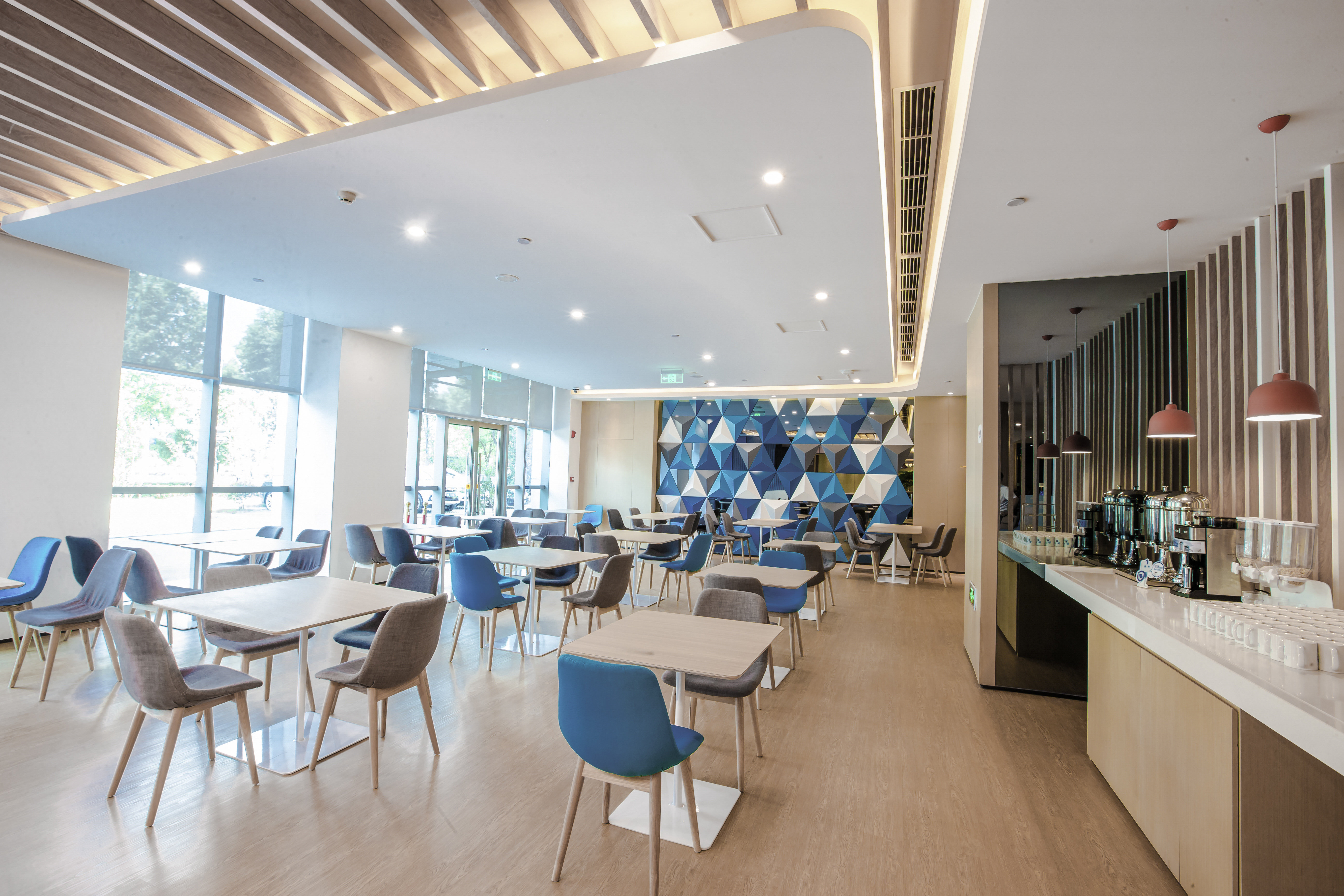 Holiday Inn Express Hefei High Tech 32/35
