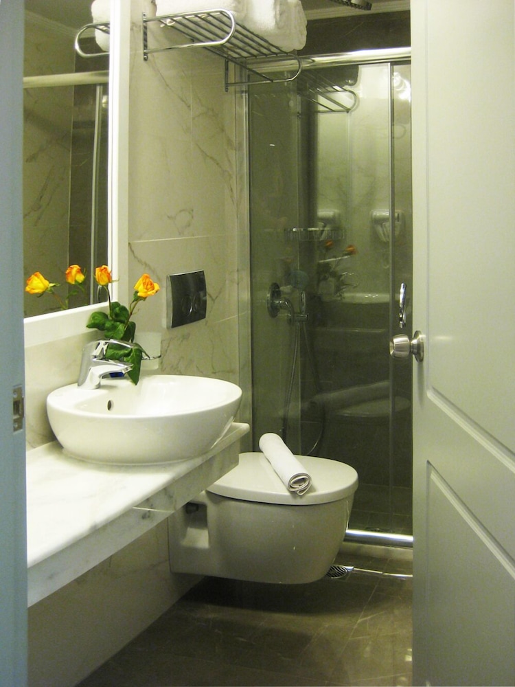 Achilles Hotel 48/51