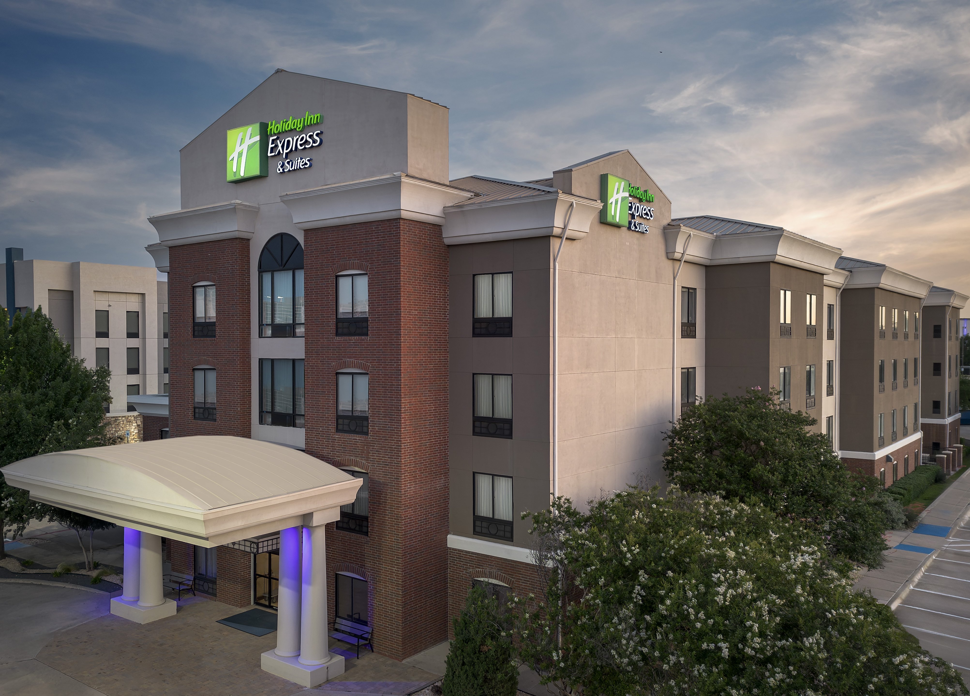 Holiday Inn Express Hotel And Suites Dfw West Hurst 2/74