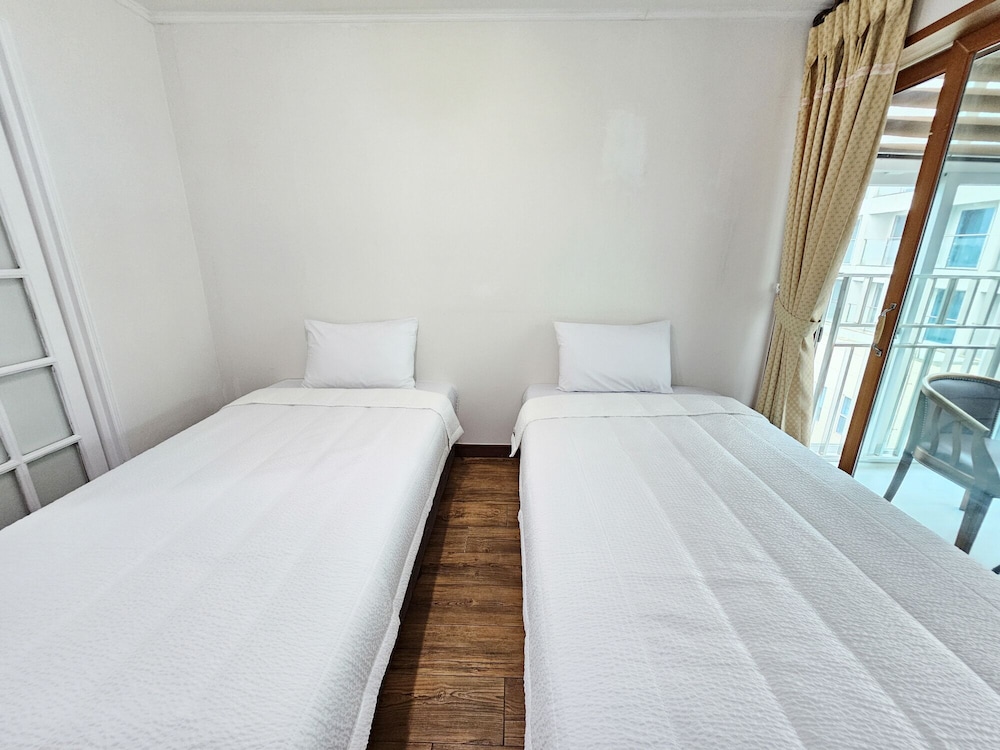 Seongsan Sunrise Pension 8/30