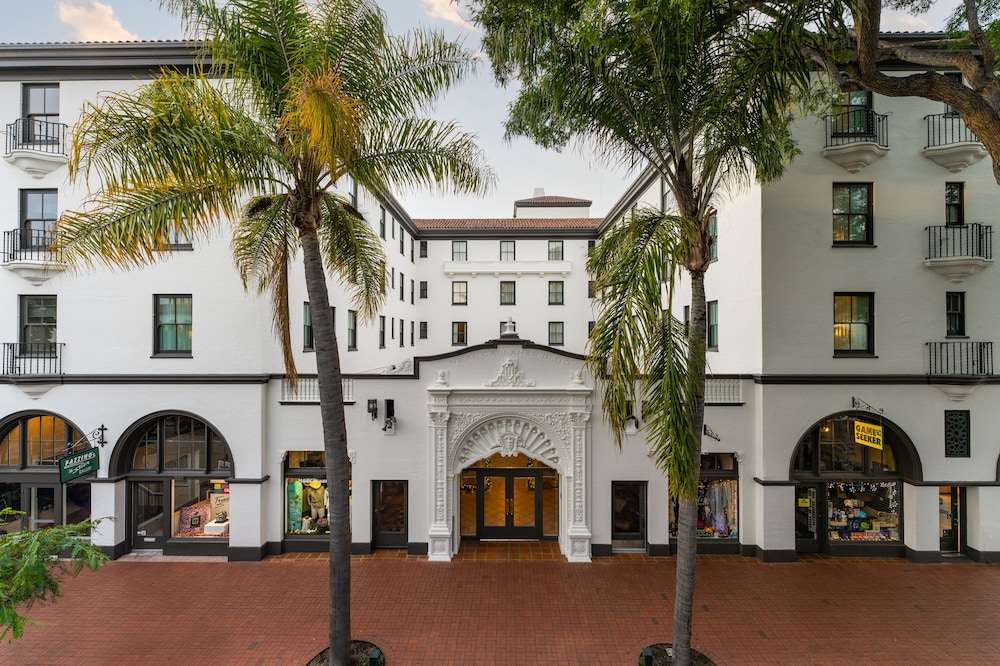 Hotel Santa Barbara 52/57