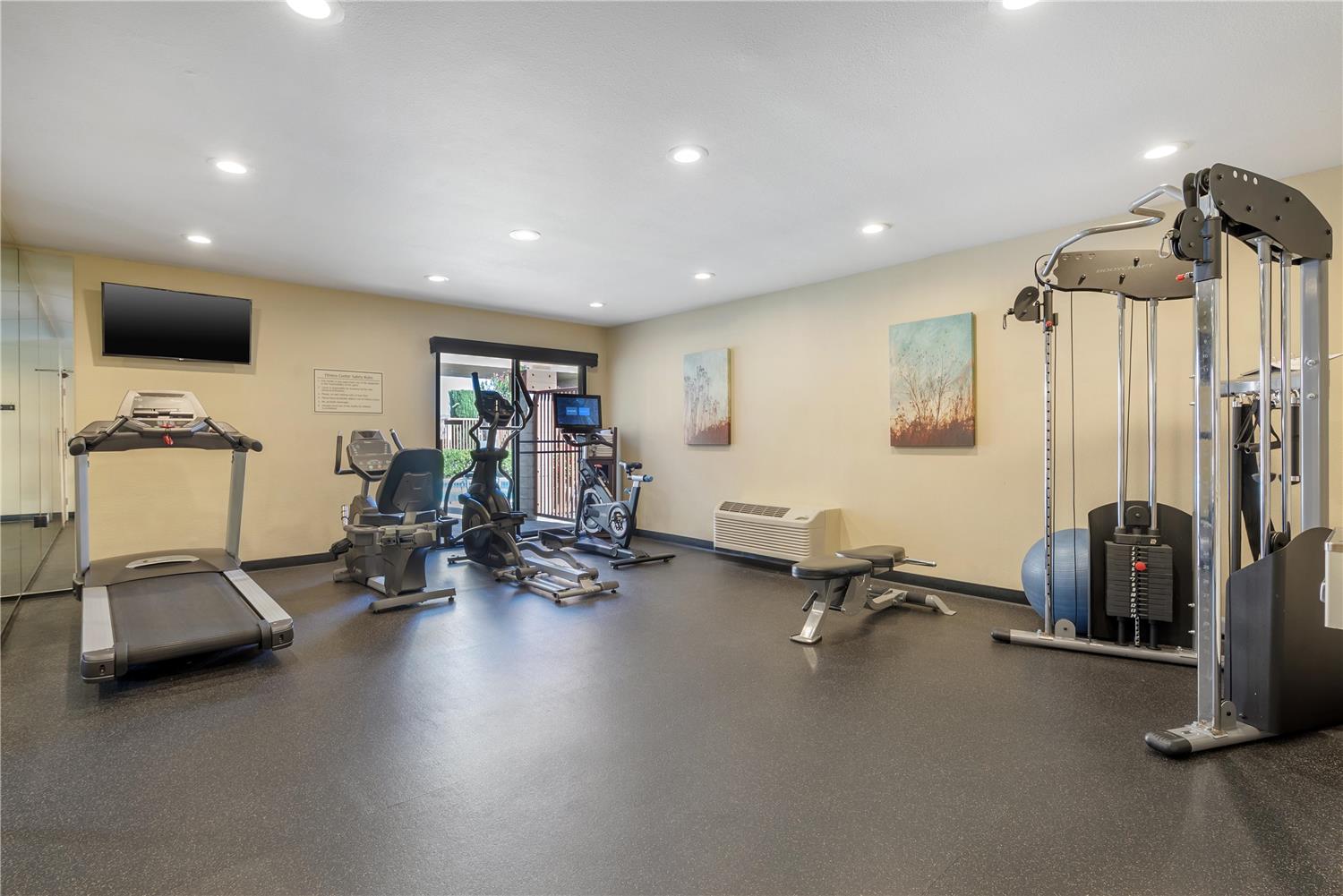 Best Western Plus Inn Of Hayward 21/40