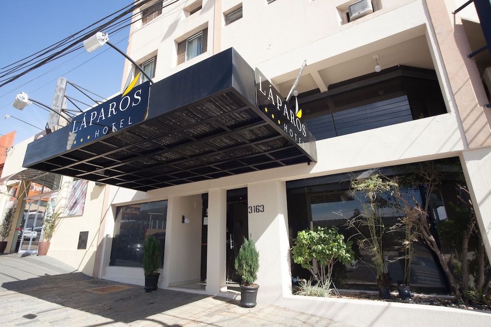 Laparos Hotel 1/24