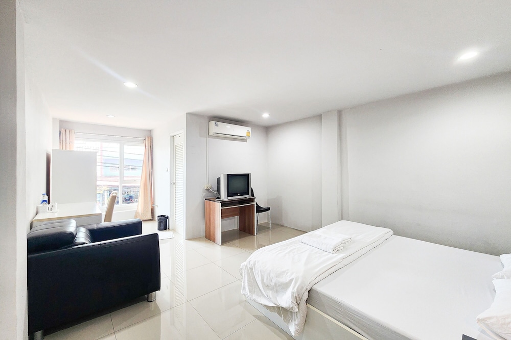 Freesia Guesthouse Suvarnabhumi 10/34