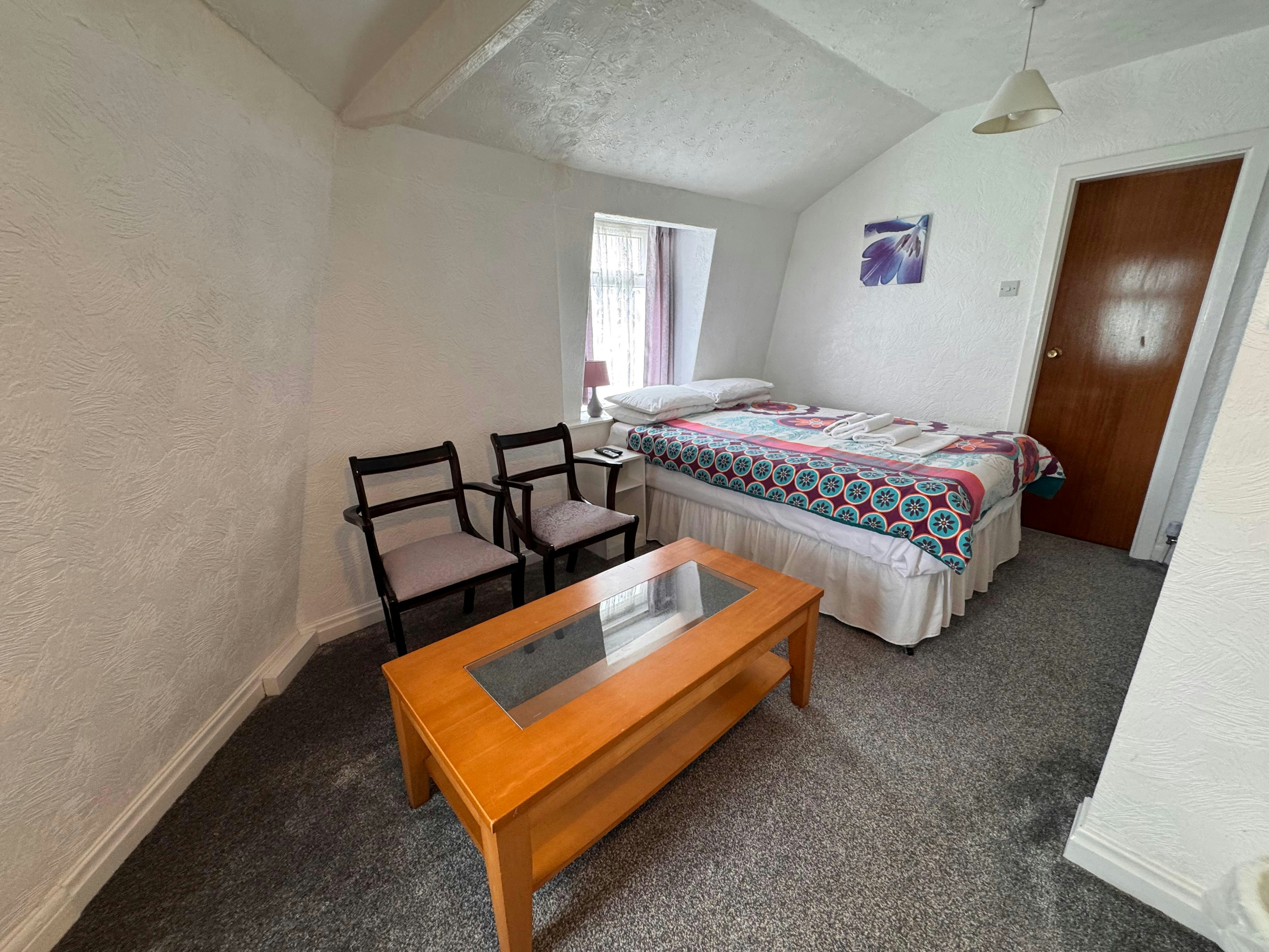 DELUXE DOUBLE ROOM