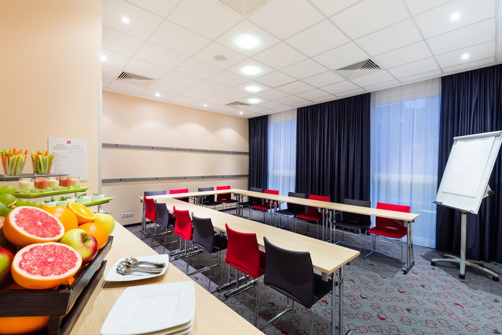 Ibis Warszawa Reduta 48/55