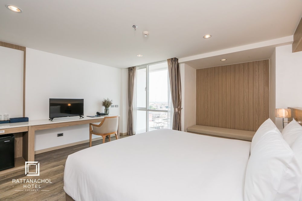 Rattanachol Hotel 15/50