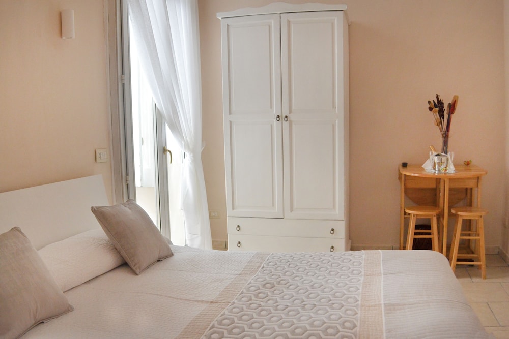 Astra Bed and Breakfast 14/50