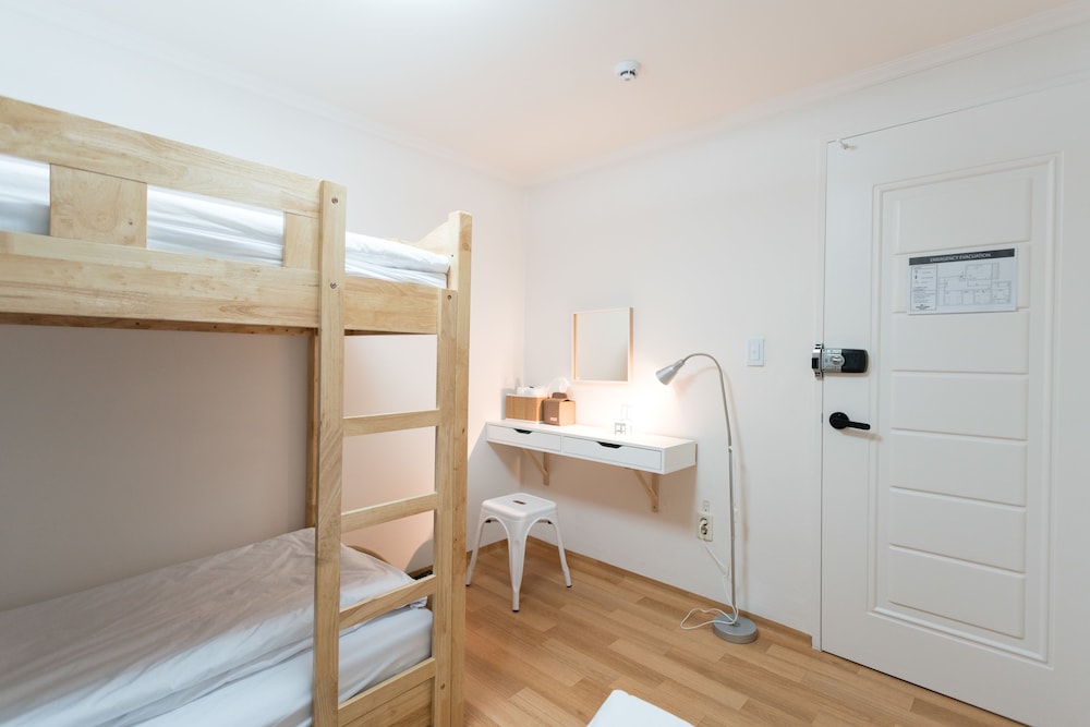 Mono House Hongdae 2 35/71