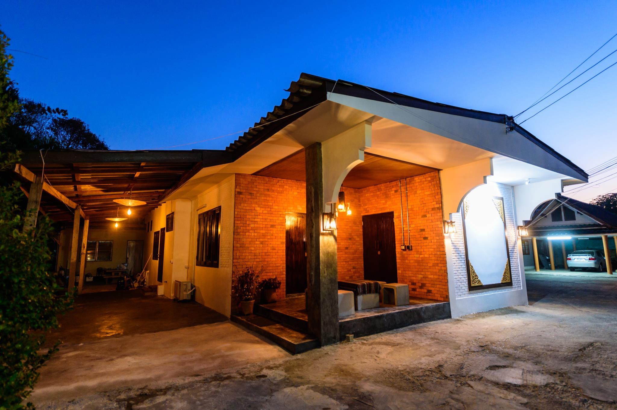 3 BEDROOMS, FAMILY, HOUSE
