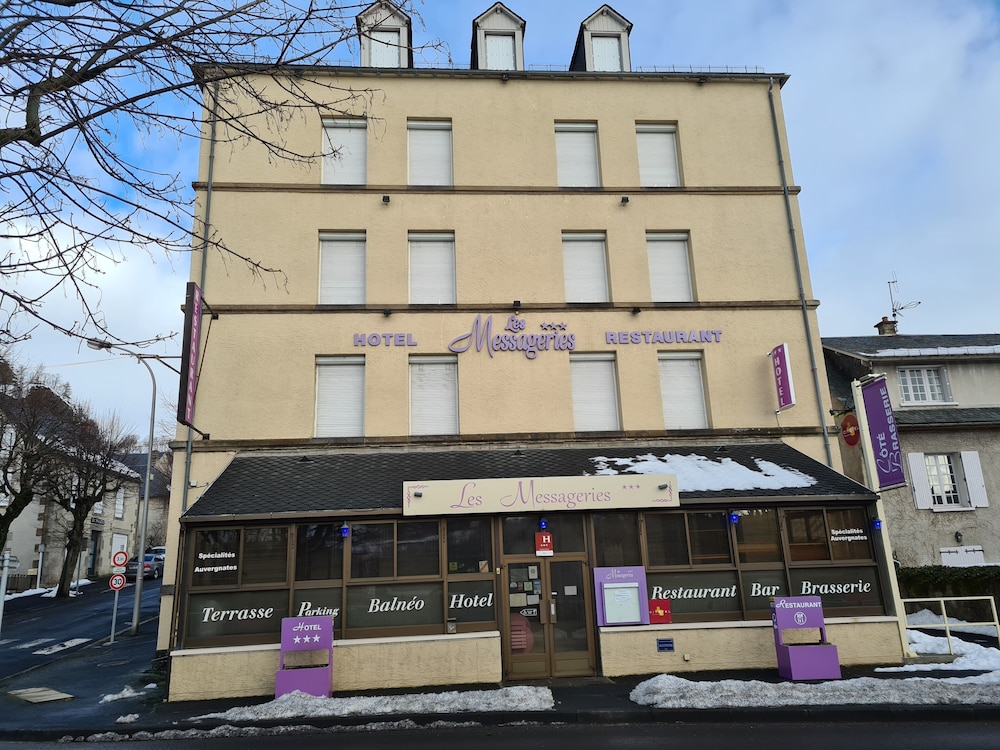 Hostellerie du Cantal 1/15