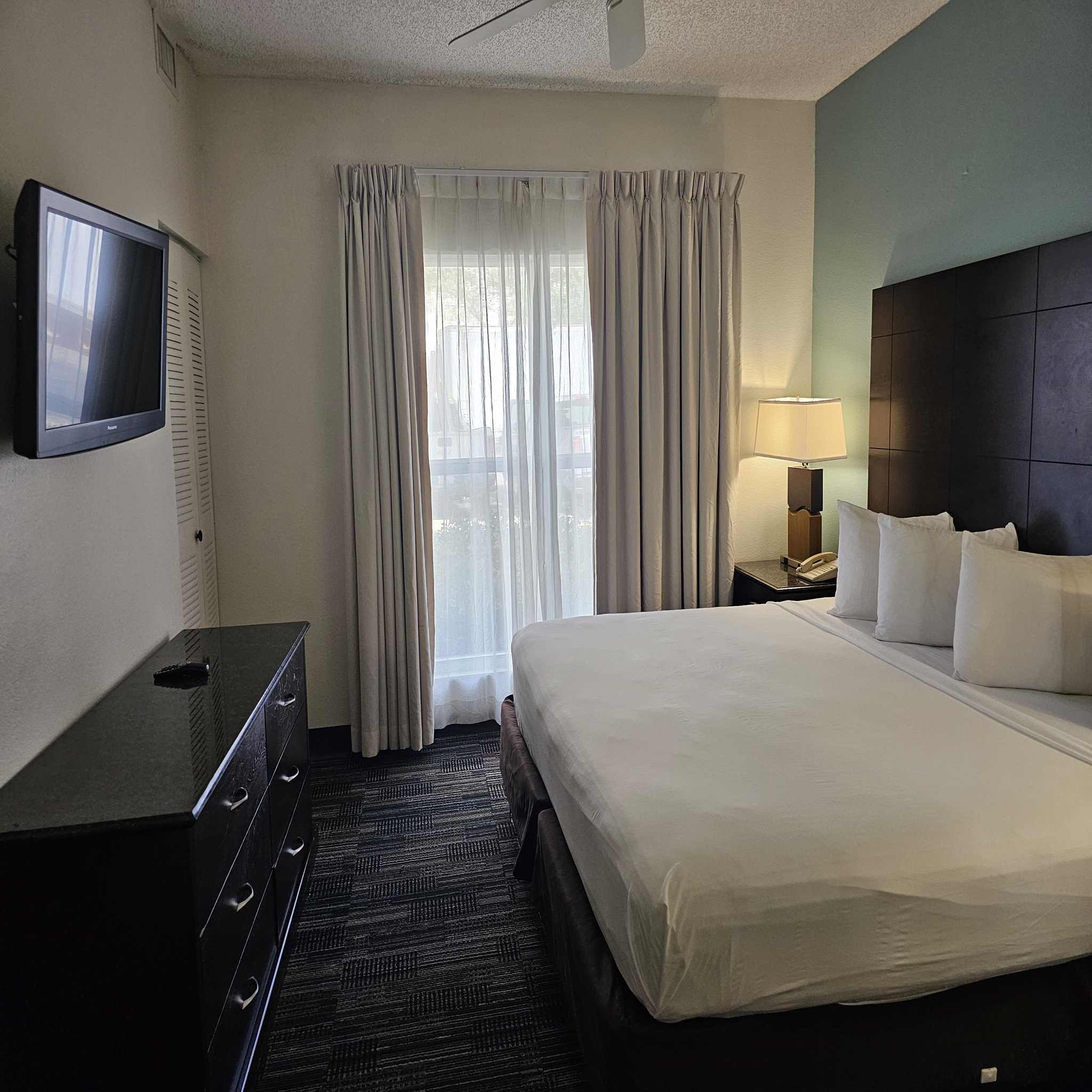 1 Bedroom, Suite, King Bed, Sofa