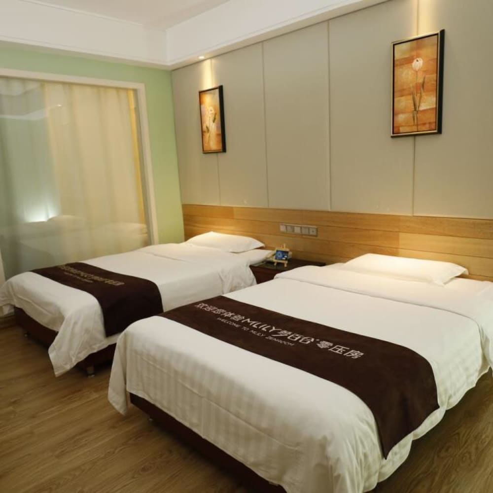 Superior Hotel (Guangzhou Yingbin No.1) 8/19