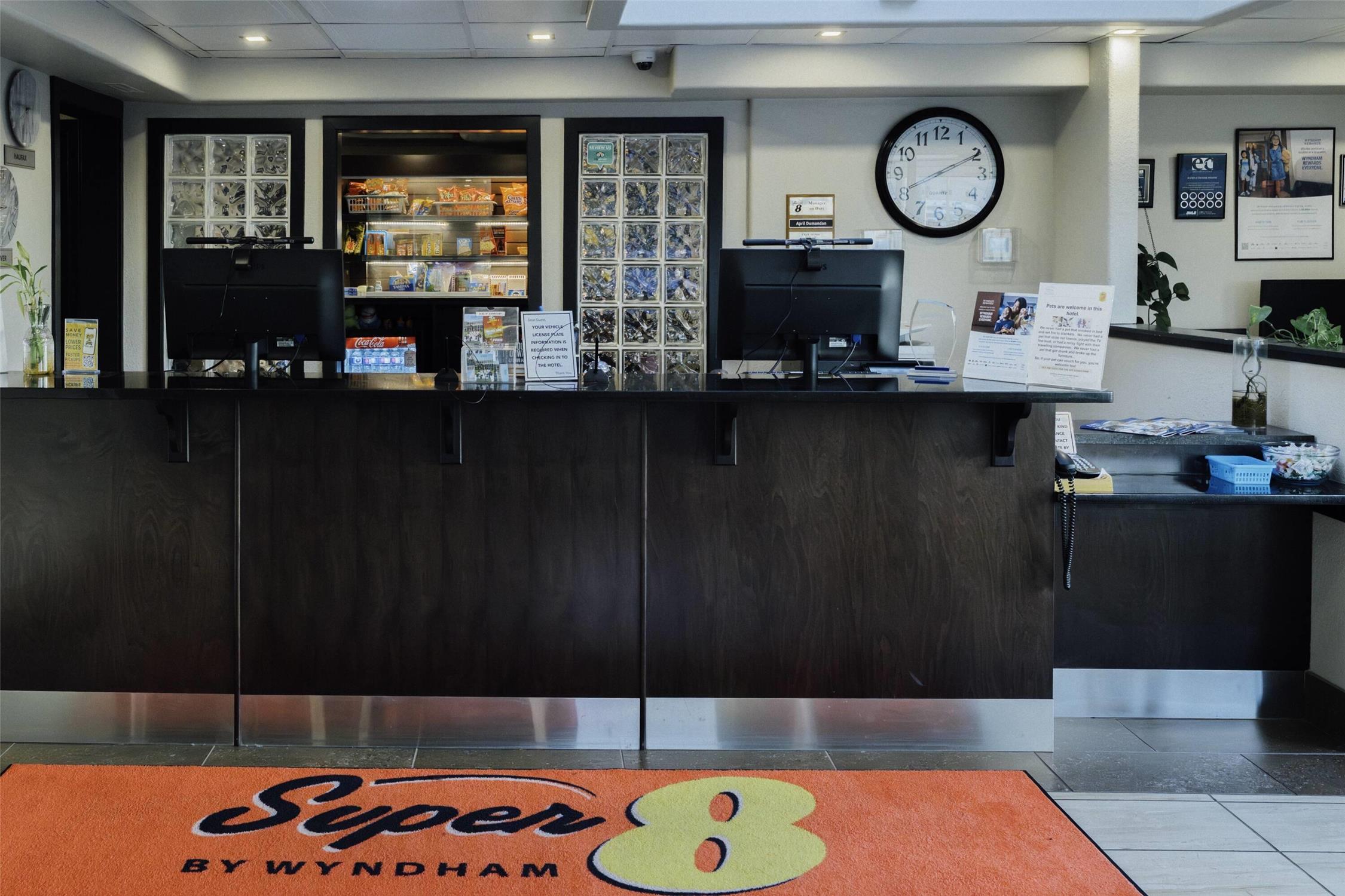 Super 8 By Wyndham Grande Prairie 3/35