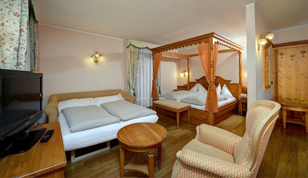 Hotel Palace Ravelli 65/83