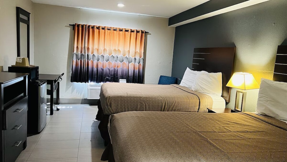 Regency Inn & Suites Houston East I 10 22/52