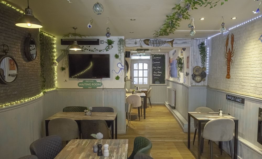 Molesworth Arms Hotel 27/50