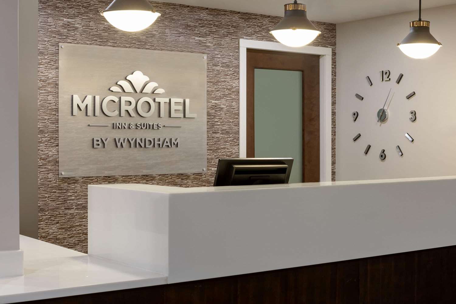 Microtel Inn Suites By Wyndham Weyburn 2/27