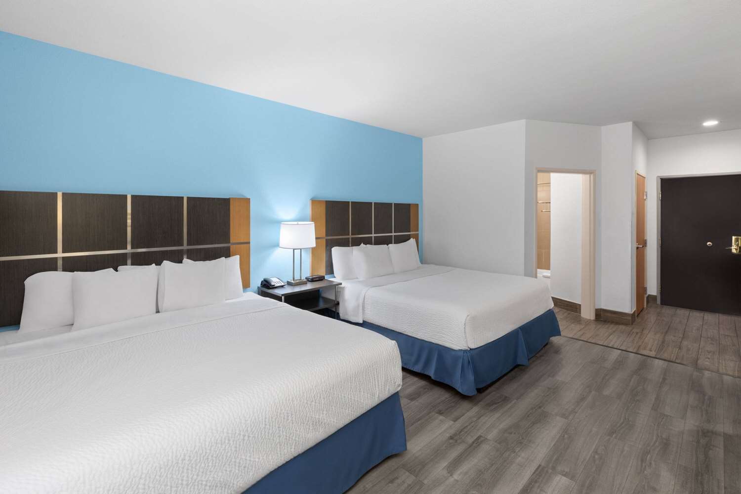 Days Inn & Suites by Wyndham Lubbock Medical Center 18/54
