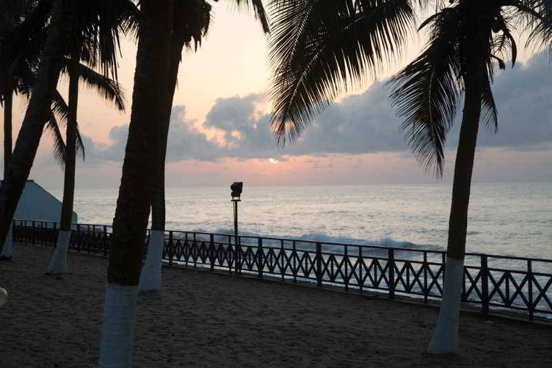 ELMINA BEACH RESORT 23/26