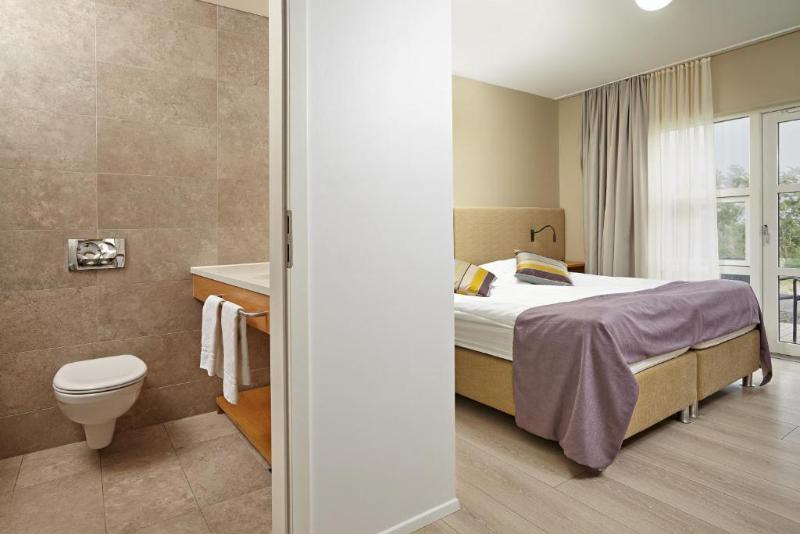 Room, Queen Bed