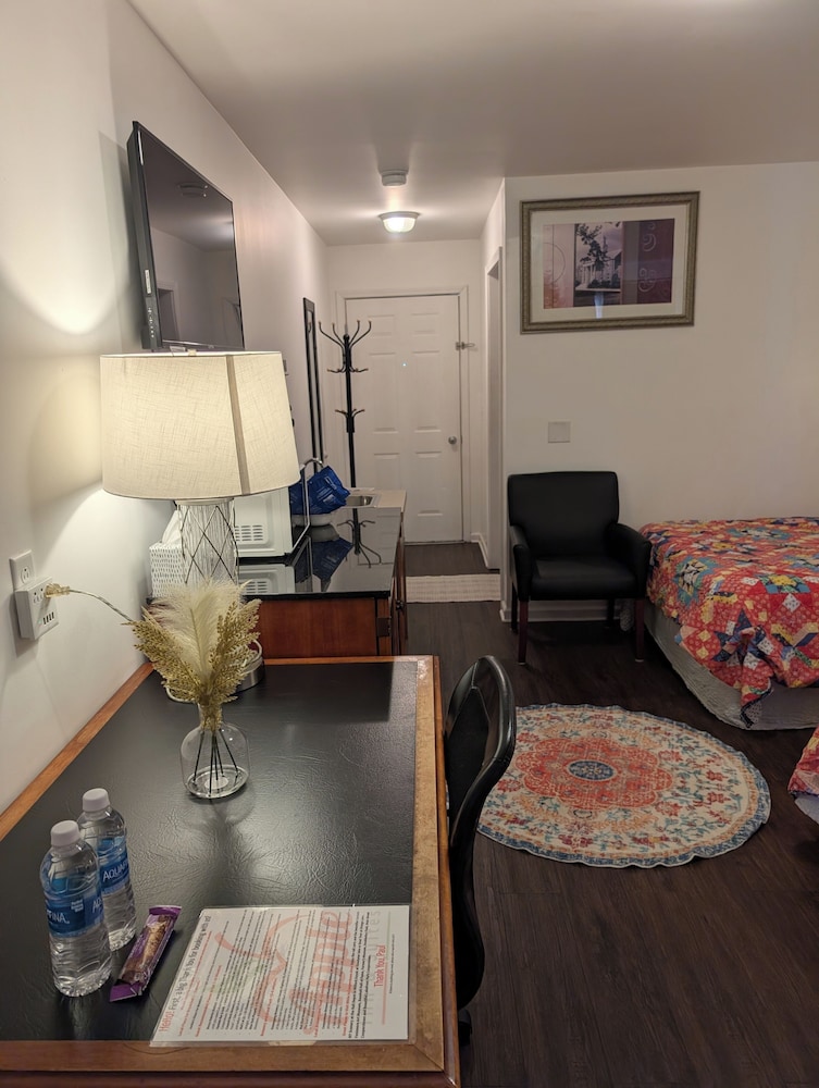 Apple Inn And Suites 34/50