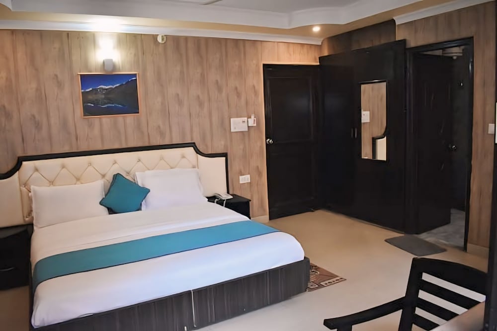 Oyo 1811 Hotel Leisure Palace 5/26