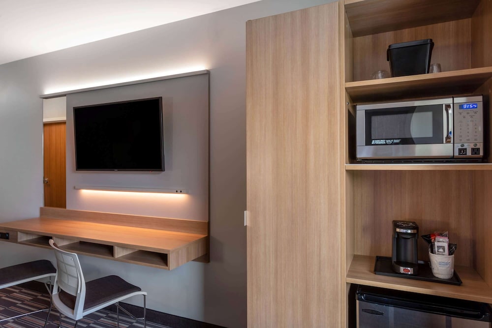 Microtel Inn & Suites by Wyndham Amsterdam 49/61