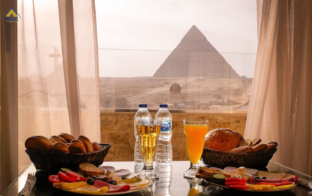 Egypt Pyramids Inn 27/50