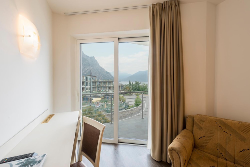 Hotel Sogno Del Benaco 27/63