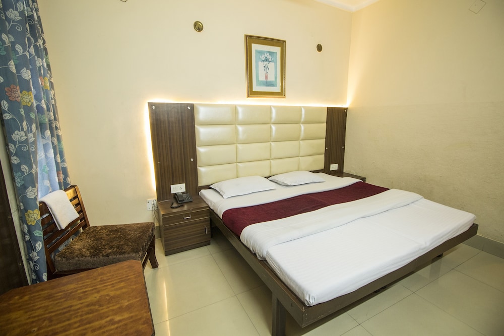 HOTEL JHANVI DALE 9/29