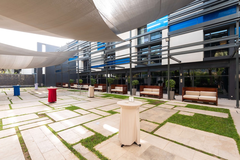 Noom Hotel Dakar Sea Plaza, a member of Radisson Individuals 69/75