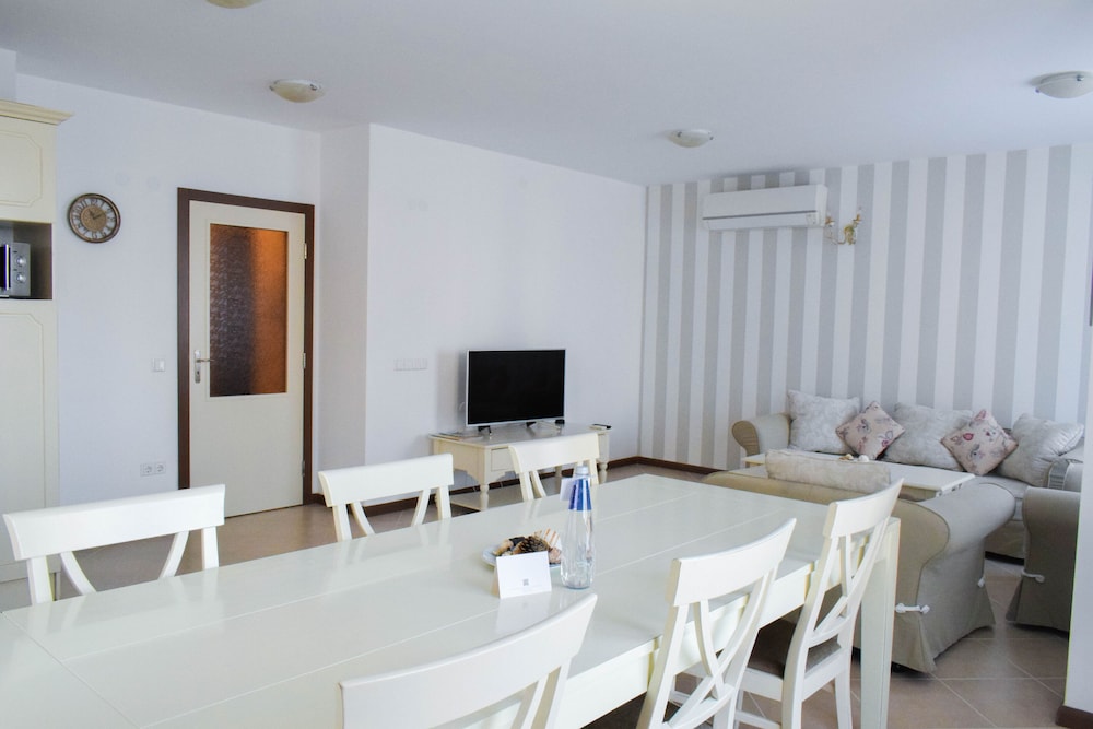 Oasis Resort And Spa 34/50