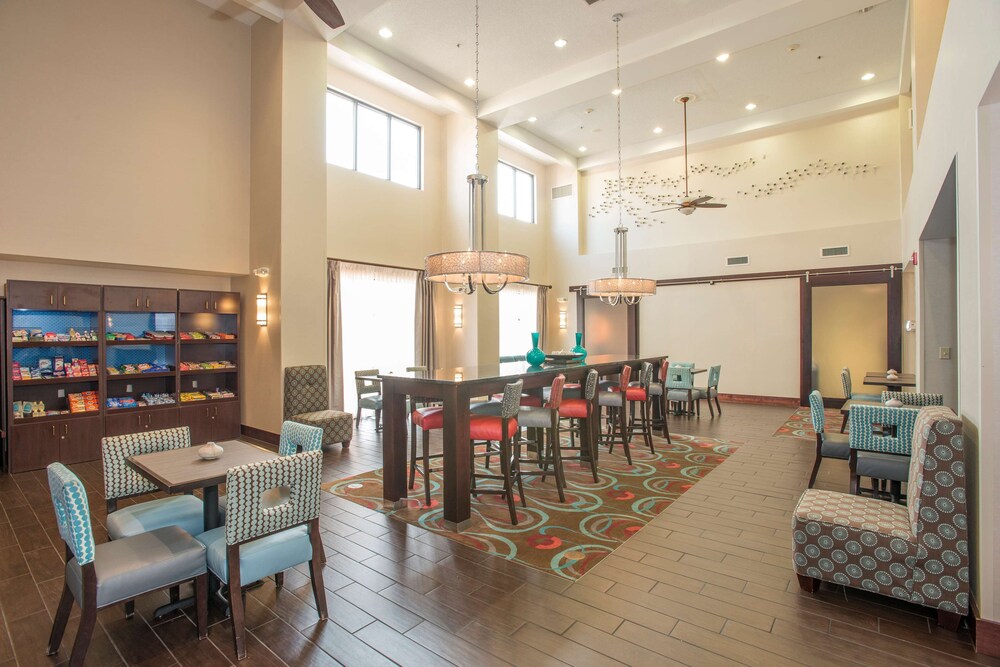 Hampton Inn & Suites Dayton-Airport 55/64