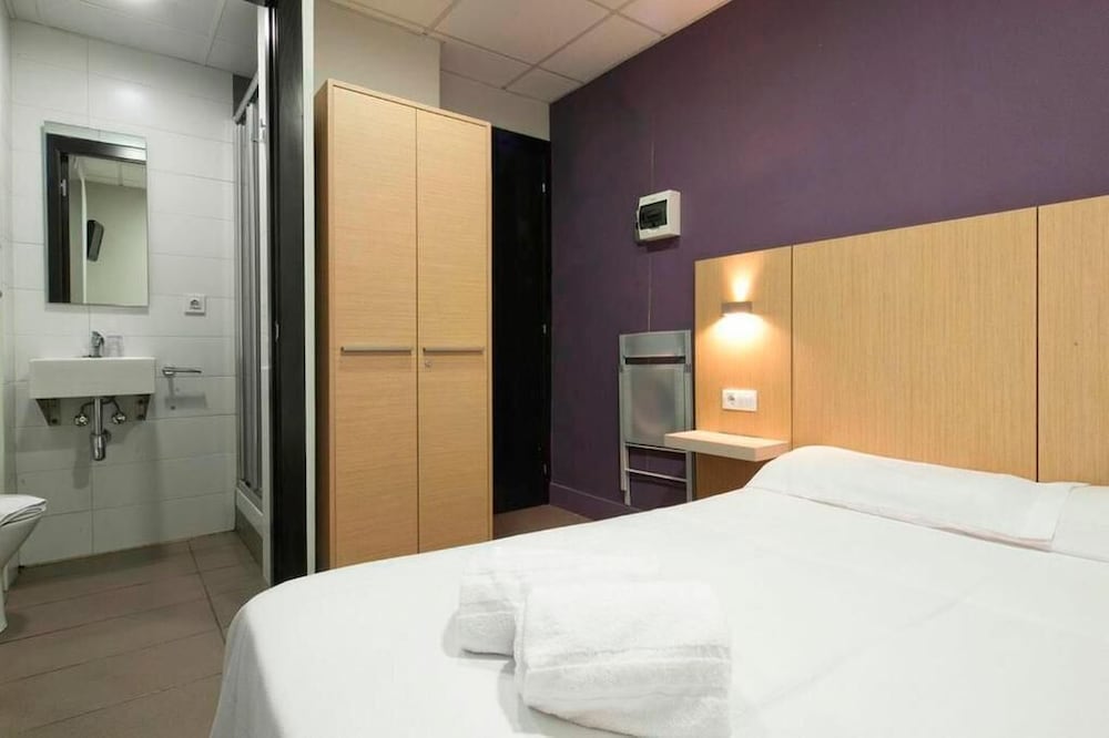 Hostal DingDong Putxet 10/18