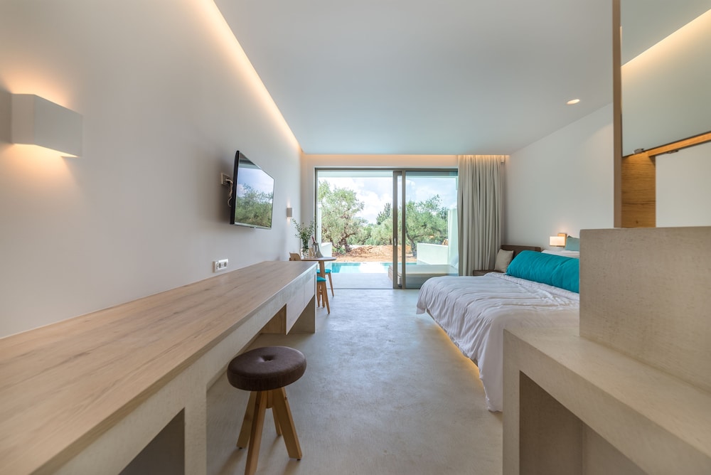 Tsamis Zante Suites 33/86