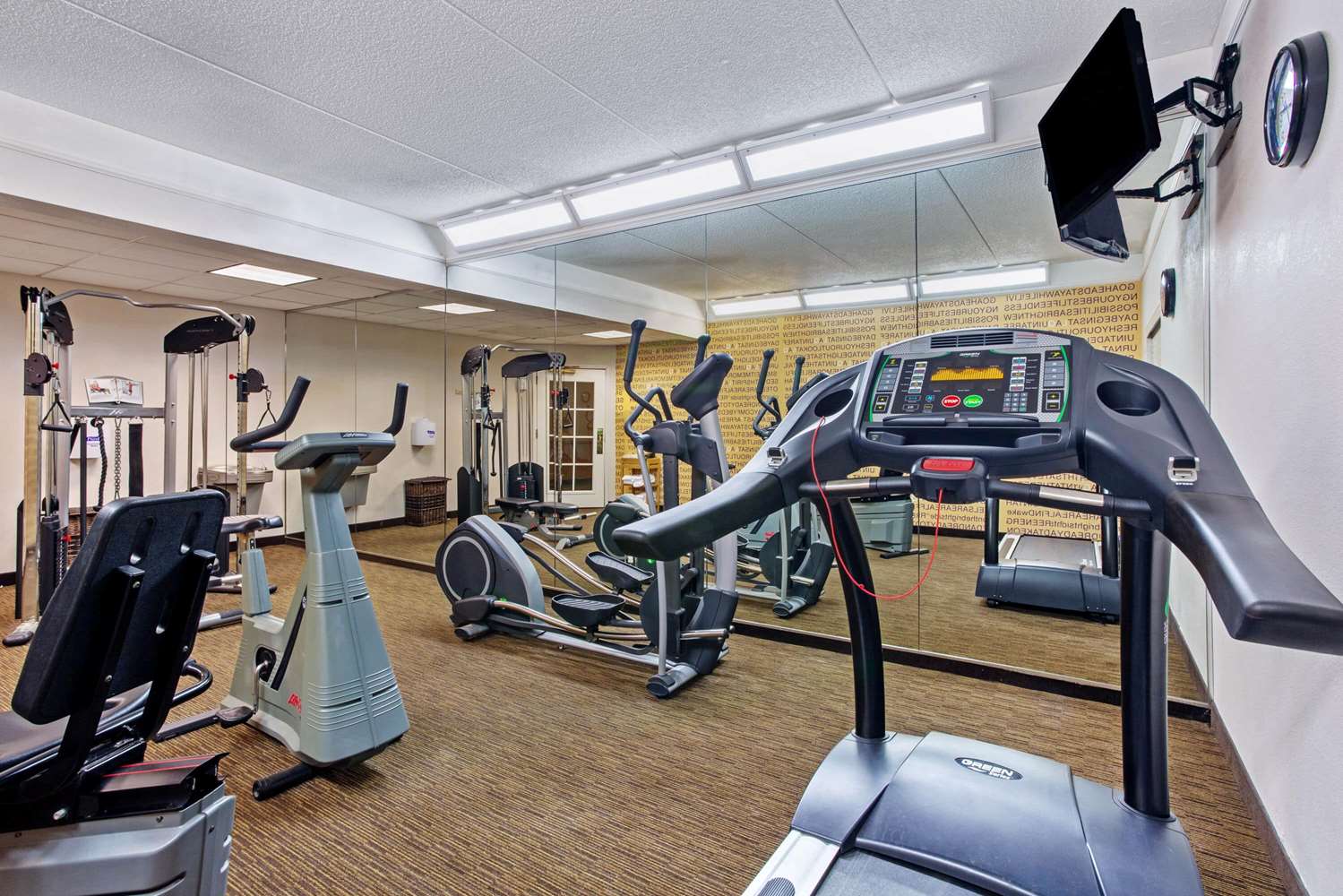 La Quinta Inn Suites Winston Salem 42/64