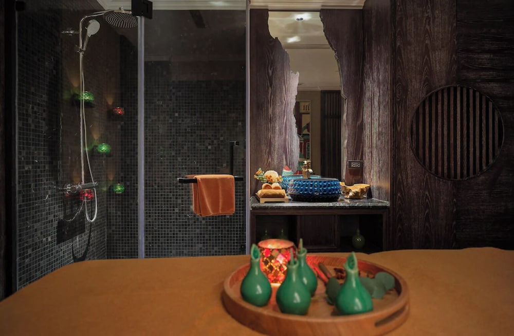 22Land Heritage Hotel & Retreat 30/50