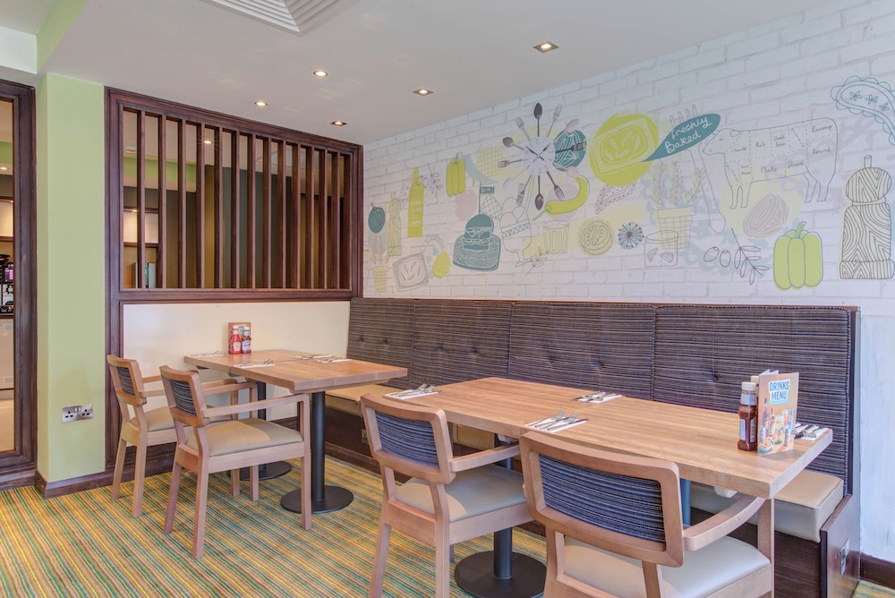 Premier Inn Cardiff Bay 36/45