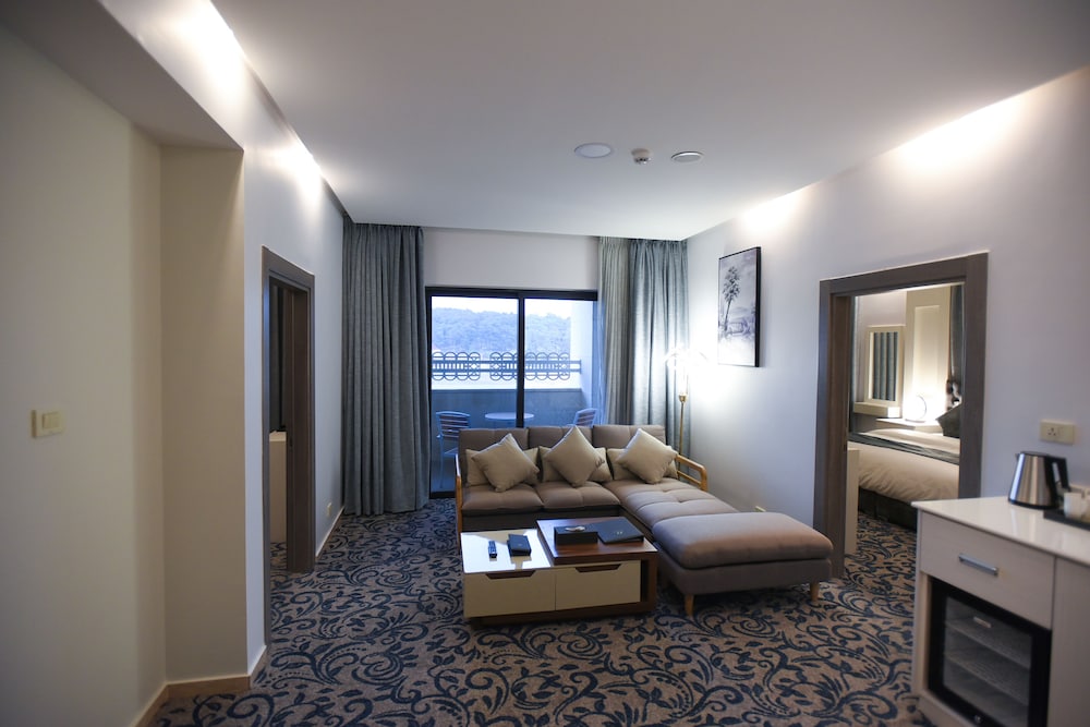 OPAL HOTEL 29/50