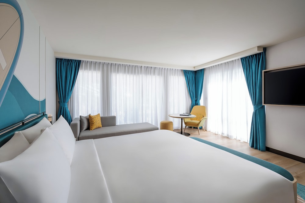 Afterglow, Social, King Bed, Terrace