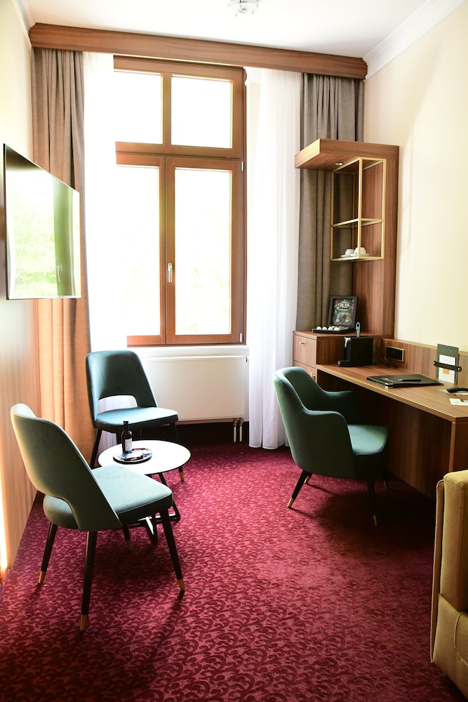 AM SCHLOSS AURICH 20/34
