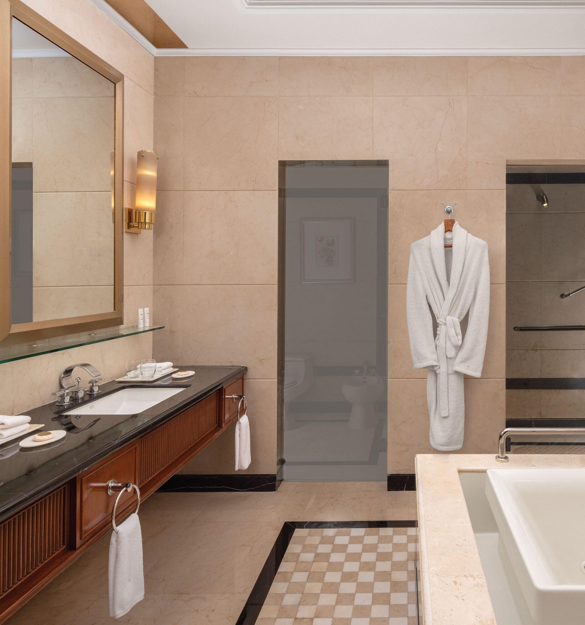 Luxury, Suite