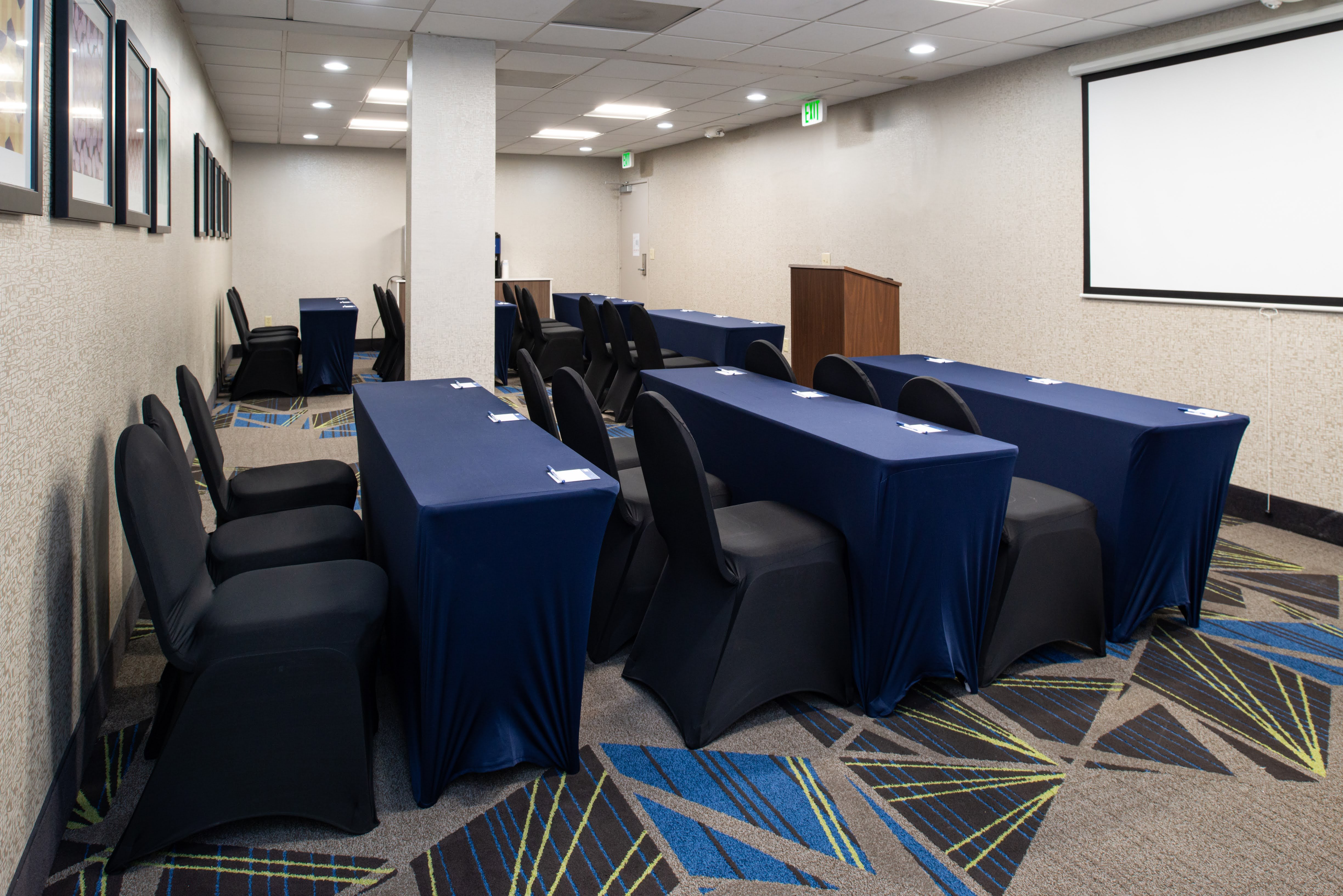 Holiday Inn Express Hotel And Suites Los Angeles Downtown West 46/55