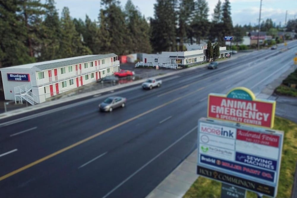 Budget Inn Bend by OYO 36/44