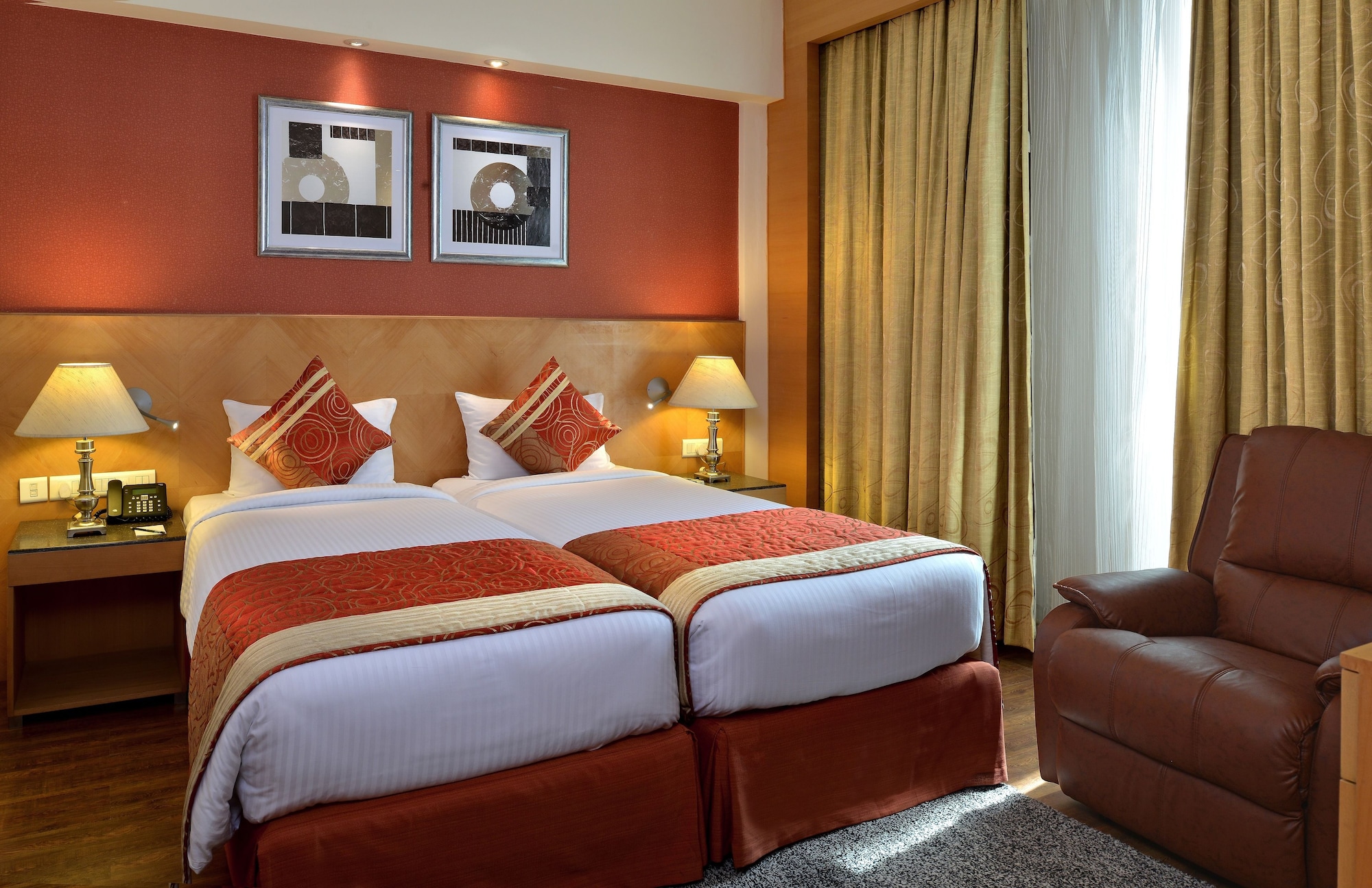 1 BEDROOM, SUITE