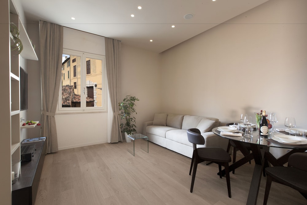 Oriana Suites Verona 36/51
